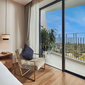 Studio King Room